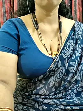 bhuvana_555's cam snapshot