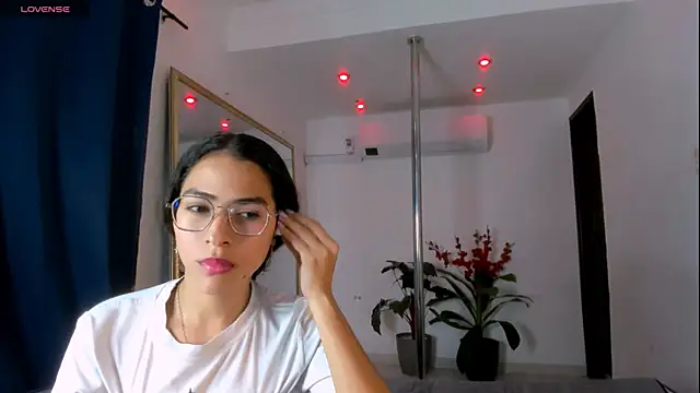 Akira_Hime live sex cam