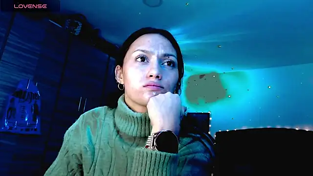 holy_juli's cam snapshot