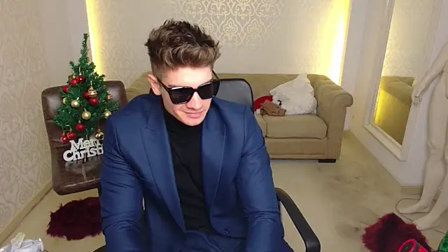 MaxKaiden live sex cam