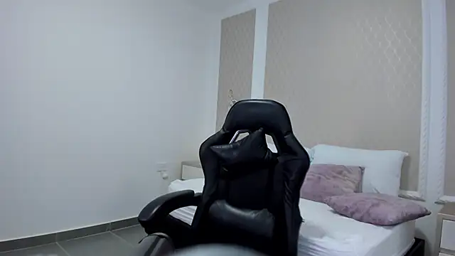 remei_villan's cam snapshot