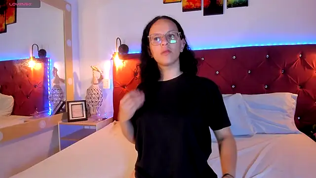 Trixye_Moon's cam snapshot