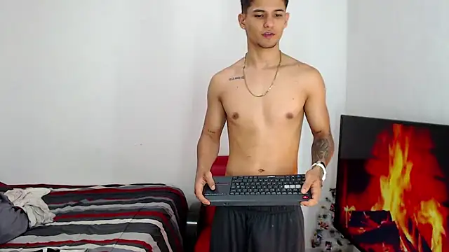 Alex_mojica live sex cam