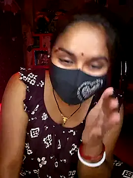 Sweet-Maddlina live sex cam