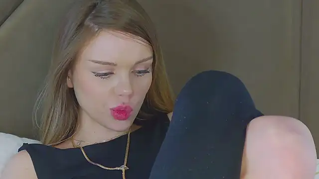 MarilynNova's cam snapshot