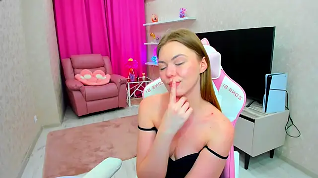 Strawberrye live sex cam