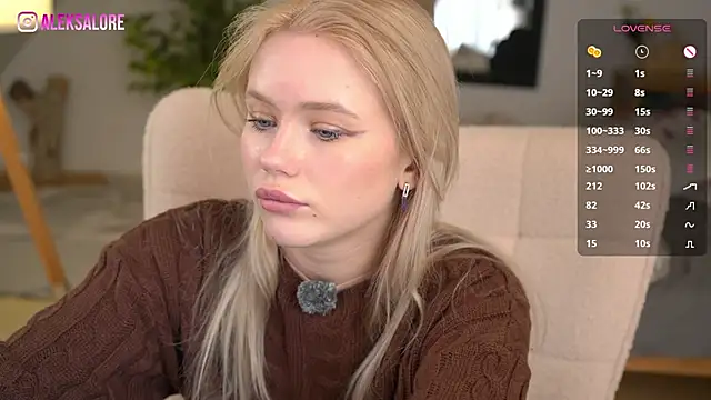 LexieLoree live sex cam