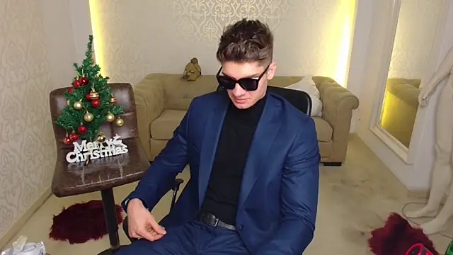 MaxKaiden live sex cam