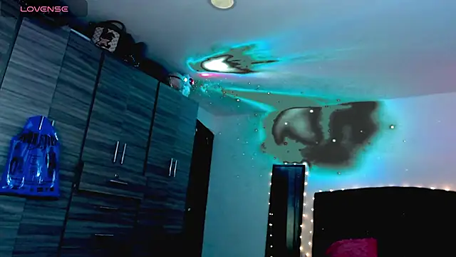 holy_juli's cam snapshot