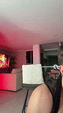 Valenthino_Salvatore's cam snapshot