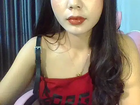 Lucie-Sexy2k live sex cam