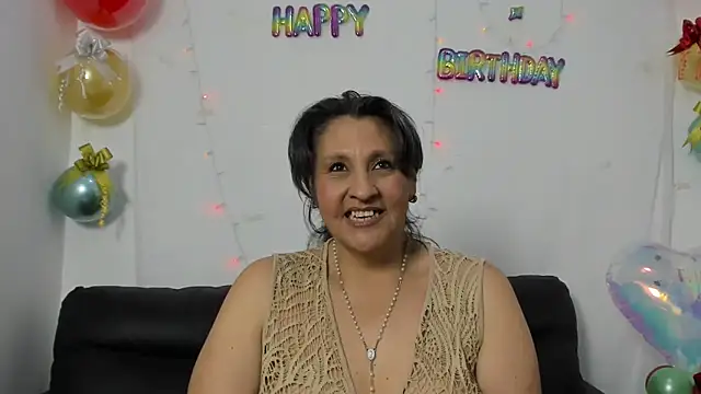 merlyna_goldens live sex cam