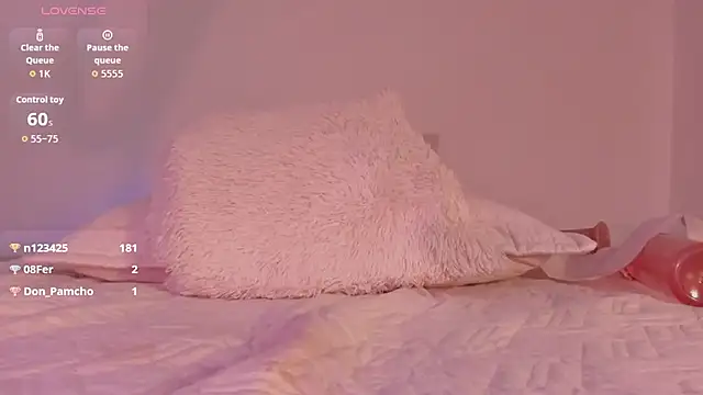 Camile_Histon8's cam snapshot