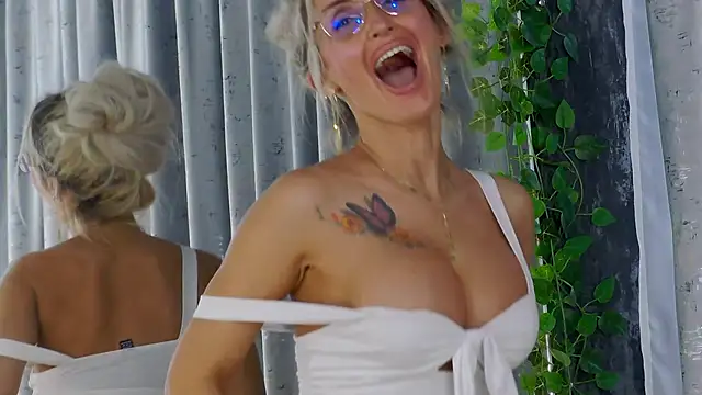 IsabelleEthan live sex cam