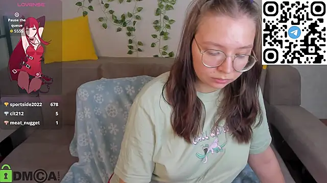 Nuura_Moore's cam snapshot