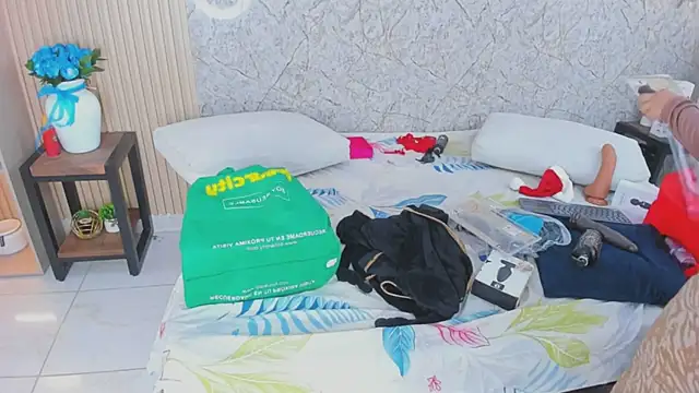 sabrina_shark_'s cam snapshot