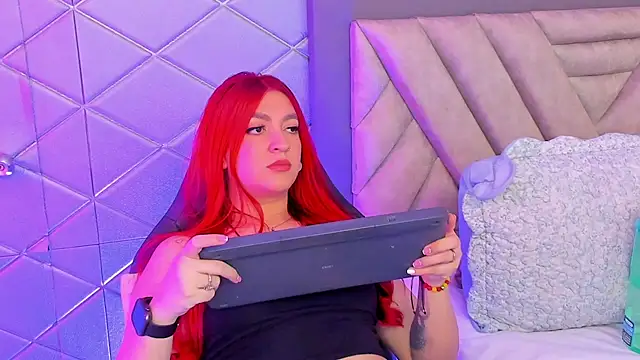 Ariianna_Cooper's cam snapshot