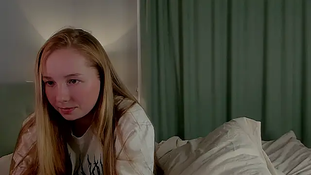 AdarnDeneui's cam snapshot