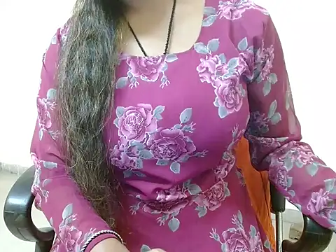 LovingPihu's cam snapshot