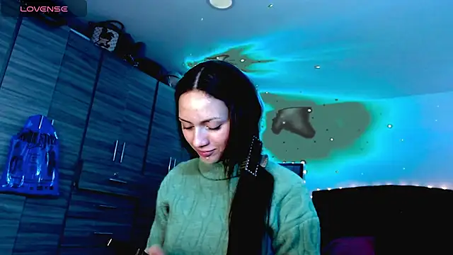 holy_juli's cam snapshot