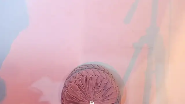 Lola_Purple's web cam