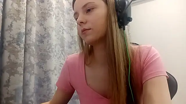 CrackShirker's cam snapshot