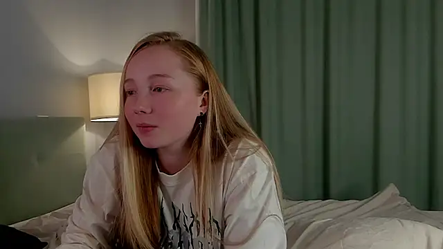 AdarnDeneui's cam snapshot