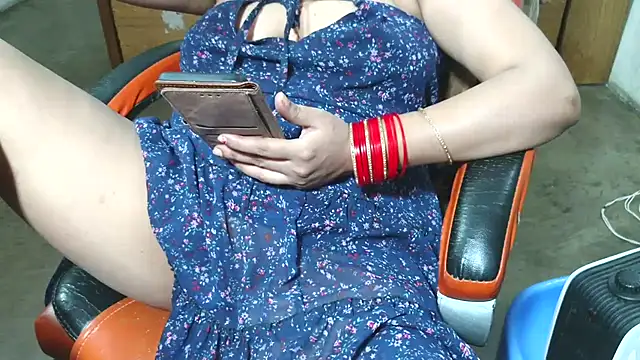 Cute_Mahi22 live sex cam