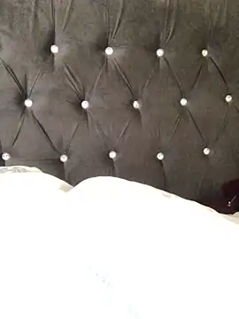 Nicole_Liam_'s cam snapshot