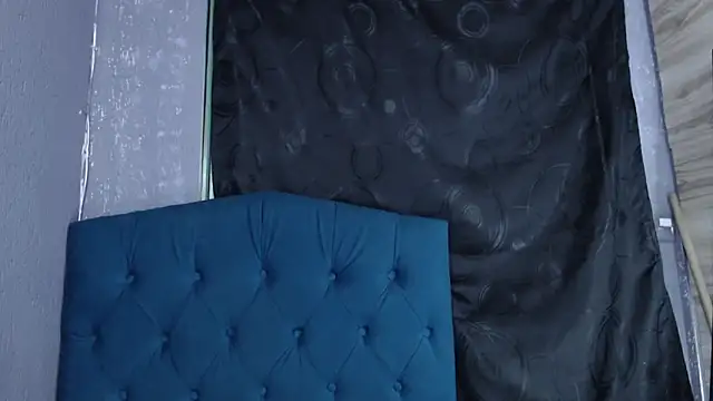 n4ughty_friends's cam snapshot