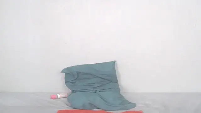 Sweet-PetiteX's cam snapshot