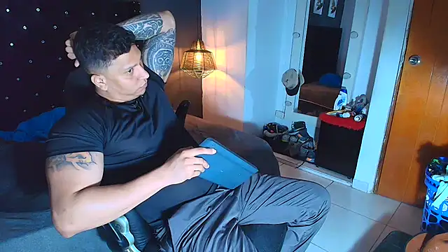 ethan_dalton_'s cam snapshot