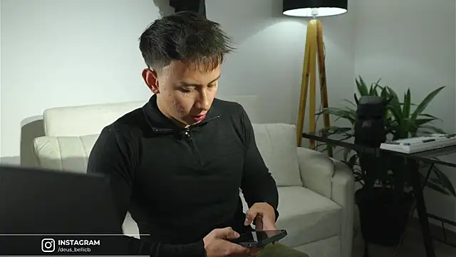 DeusbelliS live sex cam