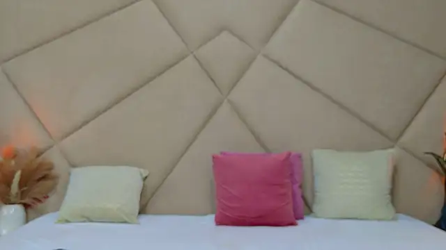 ChloeFrost live sex cam