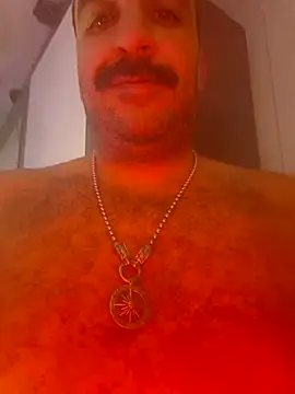 CloudyMuscleBeefy live sex cam