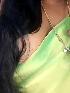 Divyahoty live sex cam