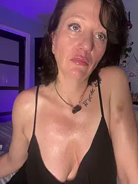 SweetandSluttyMilf live sex cam