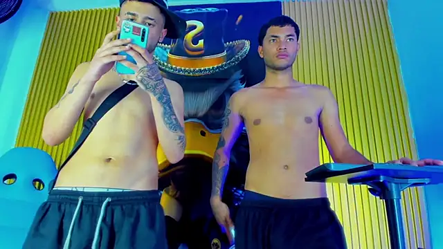 Thegolden_boys's cam snapshot