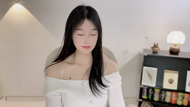 Onechestnut's cam snapshot