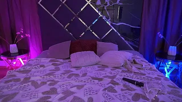 LylaYeess live sex cam