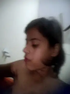 UP-Girl's cam snapshot