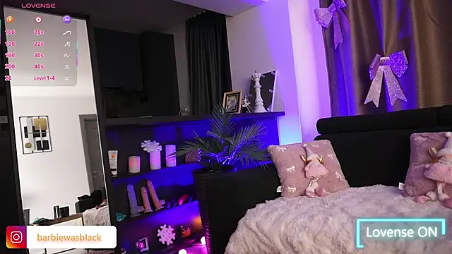 NaomyBlackBarbie's cam snapshot