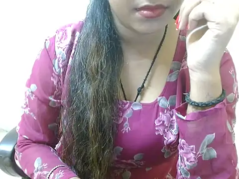 LovingPihu's cam snapshot