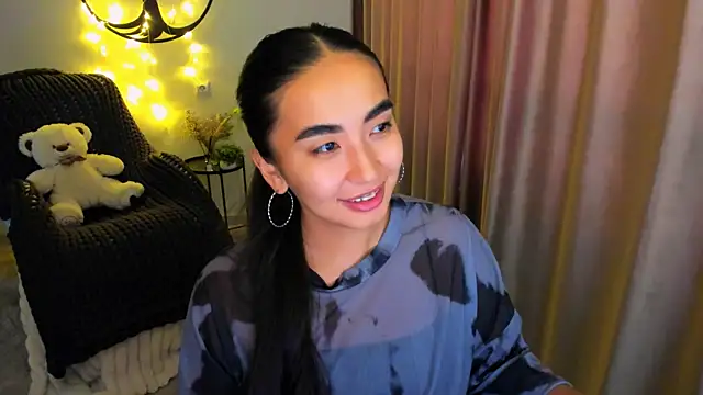 worldofkim's Stripchat show and profile