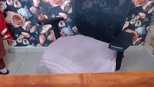 green_girl's cam snapshot