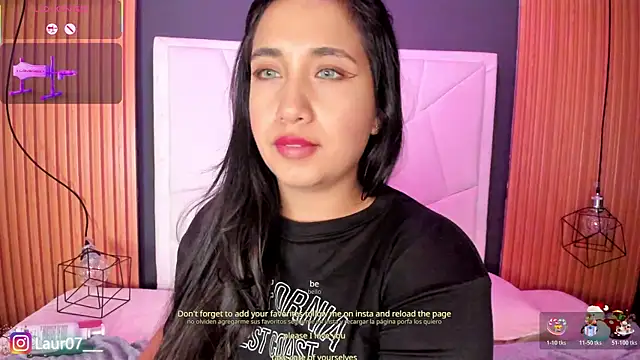 Lauroberts7's cam snapshot