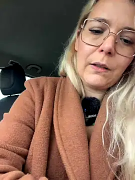 EmyLana live sex cam