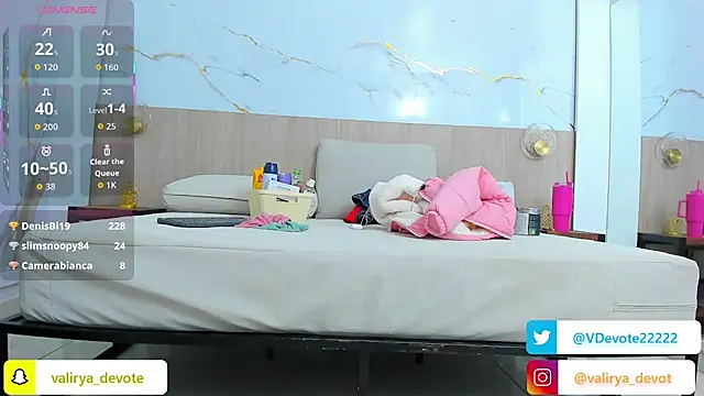 valirya_devote live sex cam