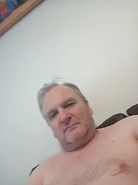 Paolo7619 live sex cam