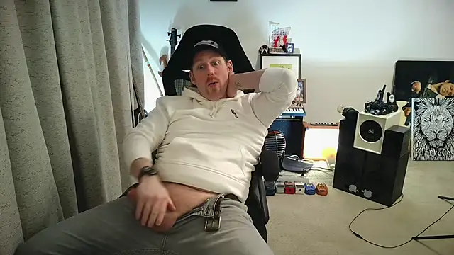 God_Of_ThundeRR live sex cam